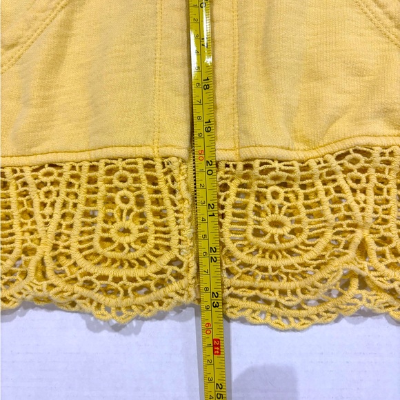 Zenergy by Chicos Butter Yellow Lace Trip 3/4 Sleeve Zip Up Hoodie Women’s Sz 2 - Picture 4 of 7
